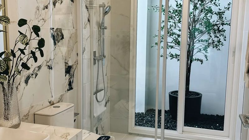 商业区光储充一体化：如何打造高效、安全的能源解决方案